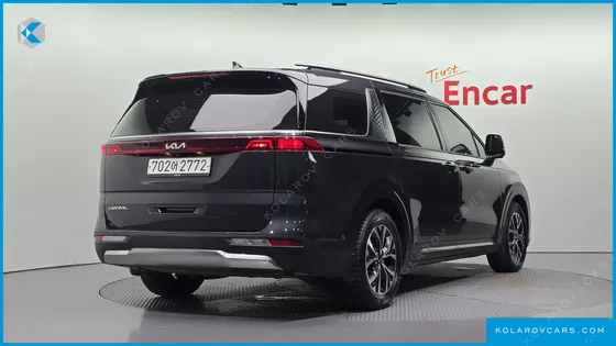 KIA CARNIVAL GASOLINE 11-SEATER SIGNATURE