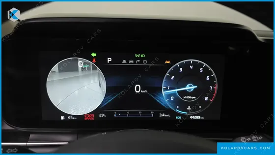 KIA CARNIVAL GASOLINE 11-SEATER SIGNATURE