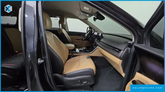 KIA CARNIVAL GASOLINE 11-SEATER SIGNATURE