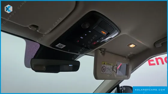 KIA CARNIVAL GASOLINE 11-SEATER SIGNATURE