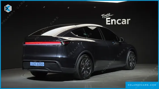 TESLA MODEL Y L LONG RANGE AWD