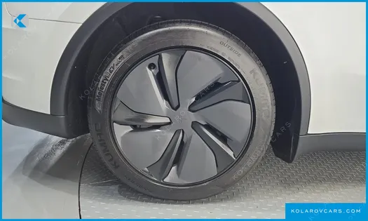 TESLA MODEL Y PREMIUM RWD