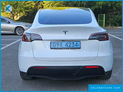 TESLA MODEL Y STANDARD RANGE RWD