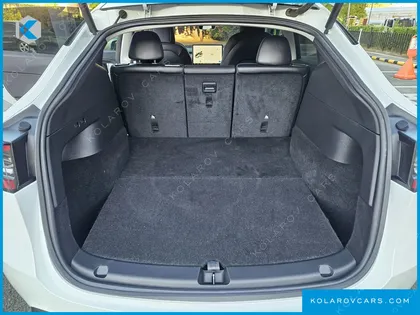 TESLA MODEL Y STANDARD RANGE RWD
