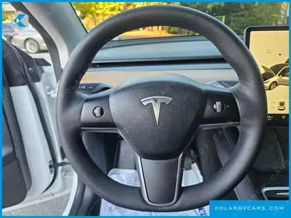 TESLA MODEL Y STANDARD RANGE RWD