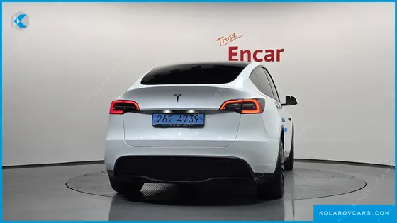 TESLA MODEL Y STANDARD RANGE RWD