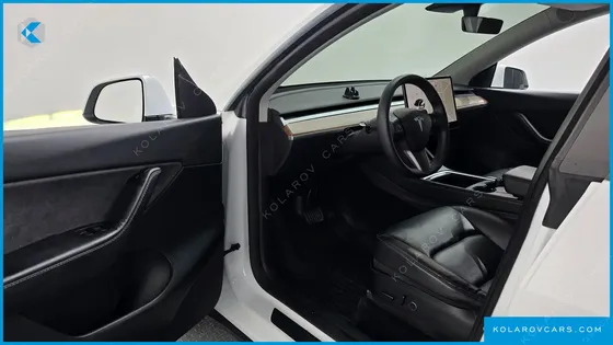 TESLA MODEL Y STANDARD RANGE RWD