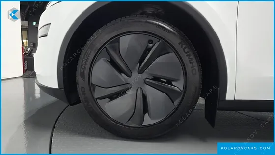 TESLA MODEL Y PREMIUM LONG RANGE AWD