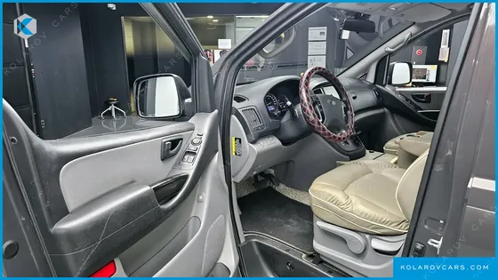 HYUNDAI STAREX URBAN 9-SEATER