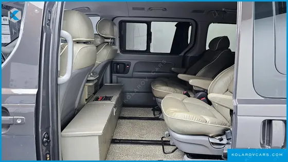 HYUNDAI STAREX URBAN 9-SEATER
