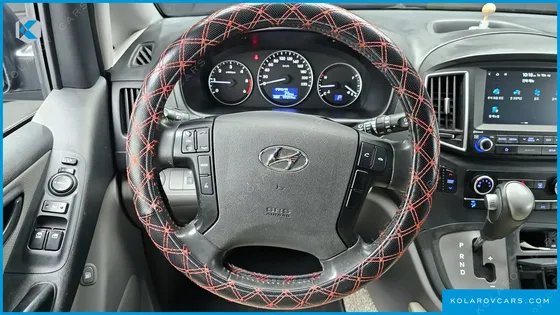 HYUNDAI STAREX URBAN 9-SEATER