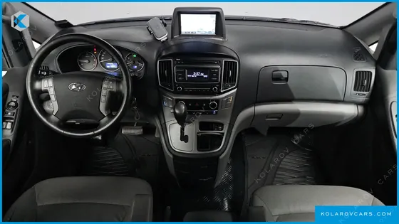 HYUNDAI STAREX VAN 5-SEATER