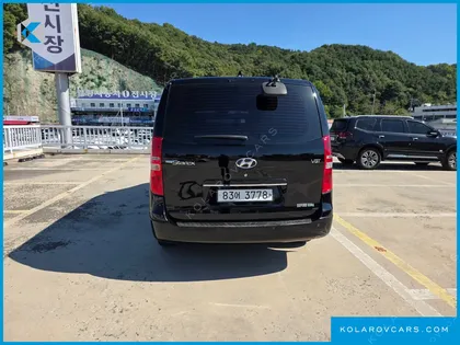 HYUNDAI STAREX VAN 3-SEATER