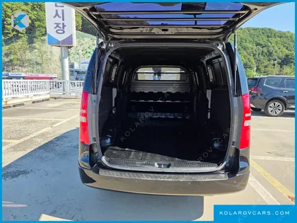 HYUNDAI STAREX VAN 3-SEATER
