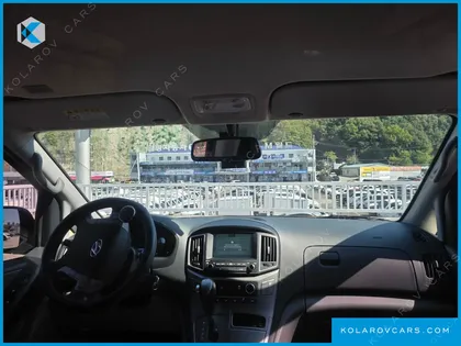 HYUNDAI STAREX VAN 3-SEATER