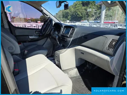 HYUNDAI STAREX VAN 3-SEATER