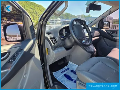 HYUNDAI STAREX VAN 3-SEATER