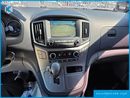 HYUNDAI STAREX VAN 3-SEATER