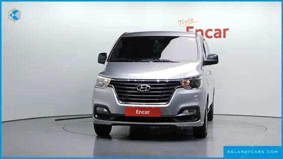 HYUNDAI STAREX VAN 5-SEATER