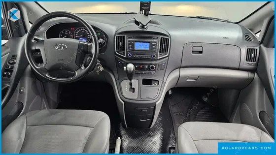 HYUNDAI STAREX VAN 5-SEATER