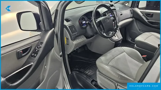 HYUNDAI STAREX VAN 5-SEATER