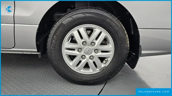 HYUNDAI STAREX VAN 5-SEATER
