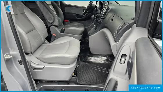 HYUNDAI STAREX VAN 5-SEATER