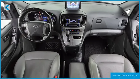 HYUNDAI STAREX VAN 5-SEATER