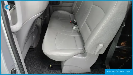 HYUNDAI STAREX VAN 5-SEATER