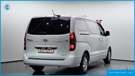 HYUNDAI STAREX VAN 3-SEATER