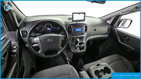 HYUNDAI STAREX VAN 3-SEATER