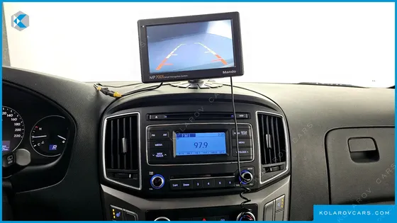 HYUNDAI STAREX VAN 3-SEATER