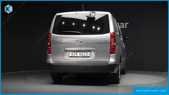HYUNDAI STAREX VAN 5-SEATER