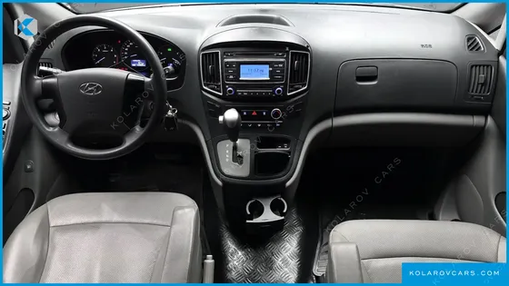 HYUNDAI STAREX VAN 5-SEATER