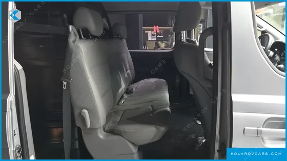 HYUNDAI STAREX VAN 5-SEATER