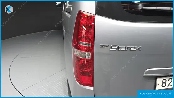 HYUNDAI STAREX VAN 5-SEATER