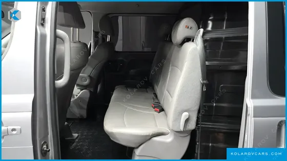 HYUNDAI STAREX VAN 5-SEATER