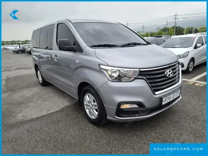 HYUNDAI STAREX VAN 5-SEATER