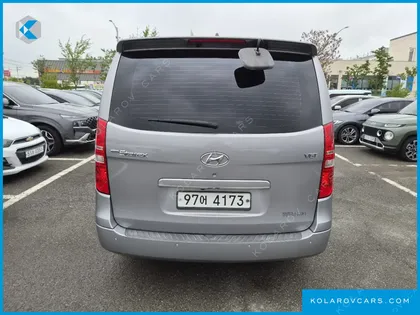 HYUNDAI STAREX VAN 5-SEATER