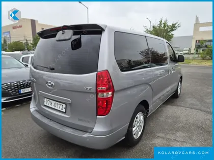 HYUNDAI STAREX VAN 5-SEATER