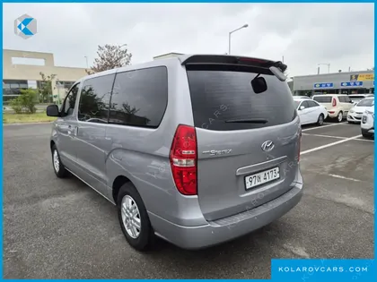 HYUNDAI STAREX VAN 5-SEATER