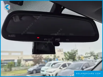 HYUNDAI STAREX VAN 5-SEATER