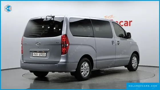 HYUNDAI STAREX VAN 3-SEATER