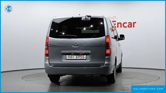 HYUNDAI STAREX VAN 3-SEATER