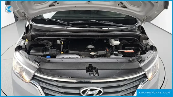 HYUNDAI STAREX VAN 3-SEATER