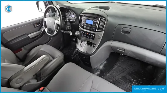 HYUNDAI STAREX VAN 3-SEATER