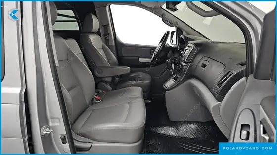 HYUNDAI STAREX VAN 3-SEATER