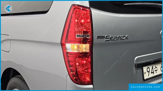 HYUNDAI STAREX VAN 3-SEATER