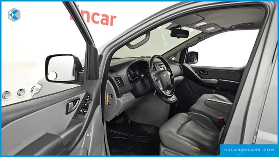 HYUNDAI STAREX VAN 3-SEATER