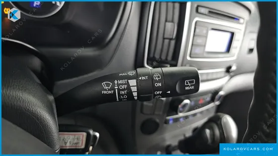 HYUNDAI STAREX VAN 3-SEATER
